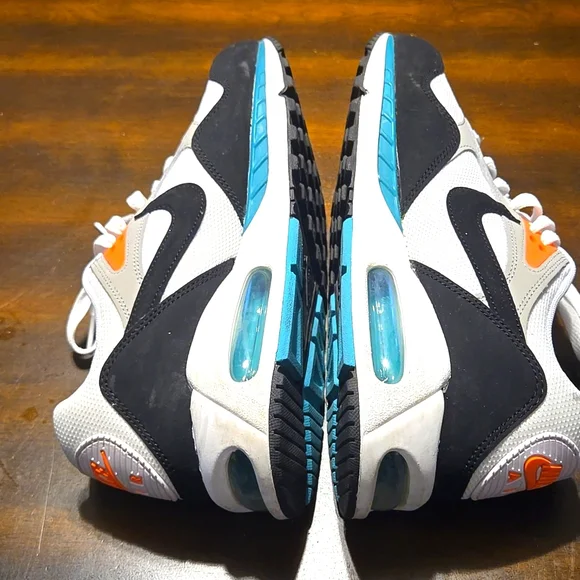 Nike Correlate Size 10 Womens - Picture 4 of 6